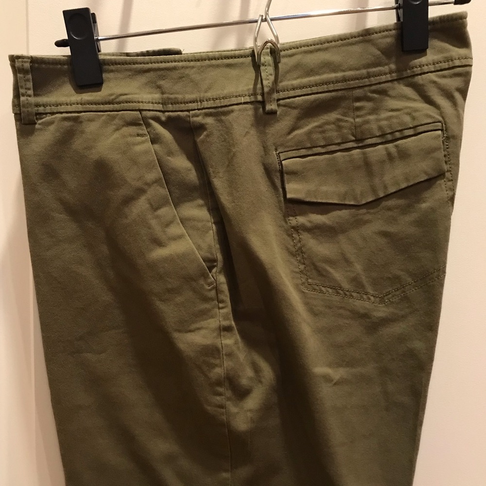 Green chino pant